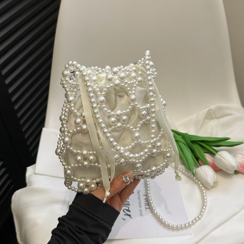 White Beading Bucket Shoulder  – обзор и цена Luxury Bags On Sales