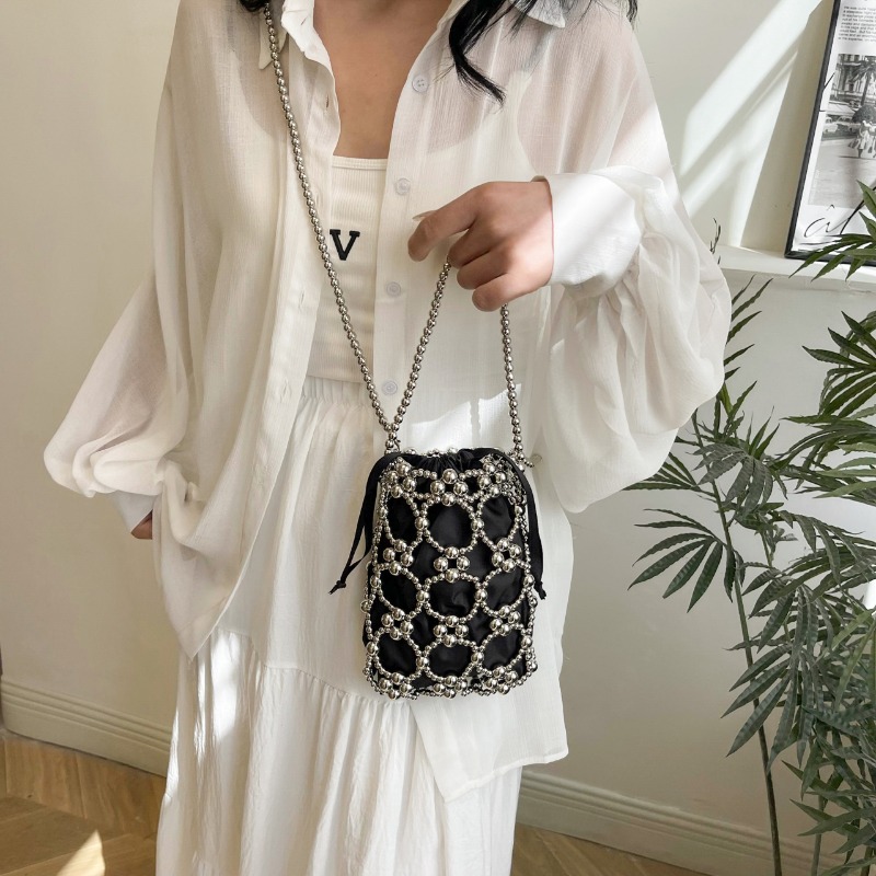 White Beading Bucket Shoulder  – обзор и цена Luxury Bags On Sales