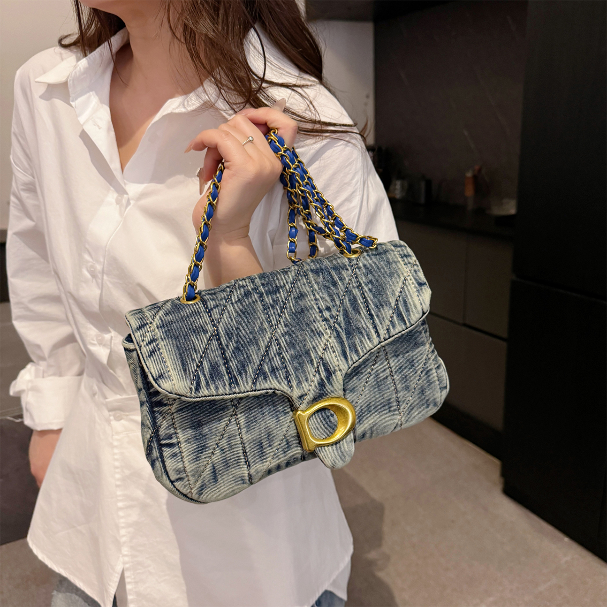 Hong Kong Style Retro Distress – обзор и цена Saddle Bag Distressed