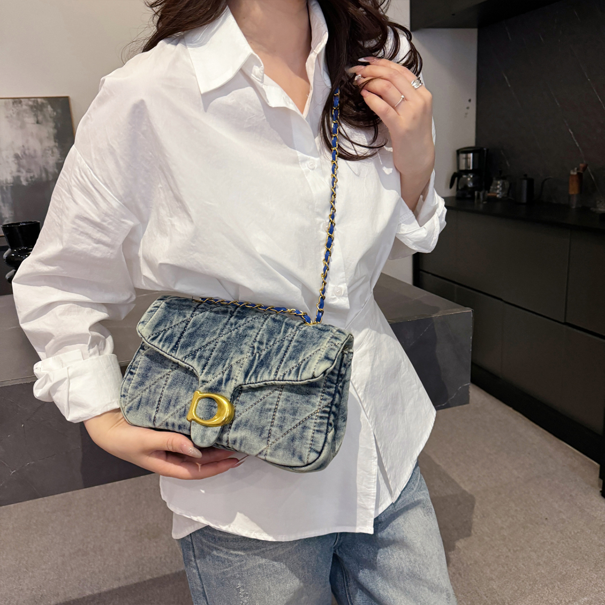 Hong Kong Style Retro Distress – обзор и цена Saddle Bag Distressed