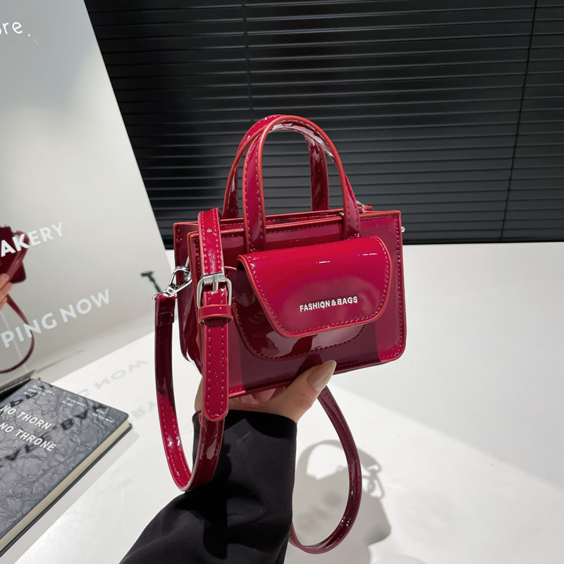Women's Patent Leather Mini Ha – обзор и цена Top Handle Patent Bag