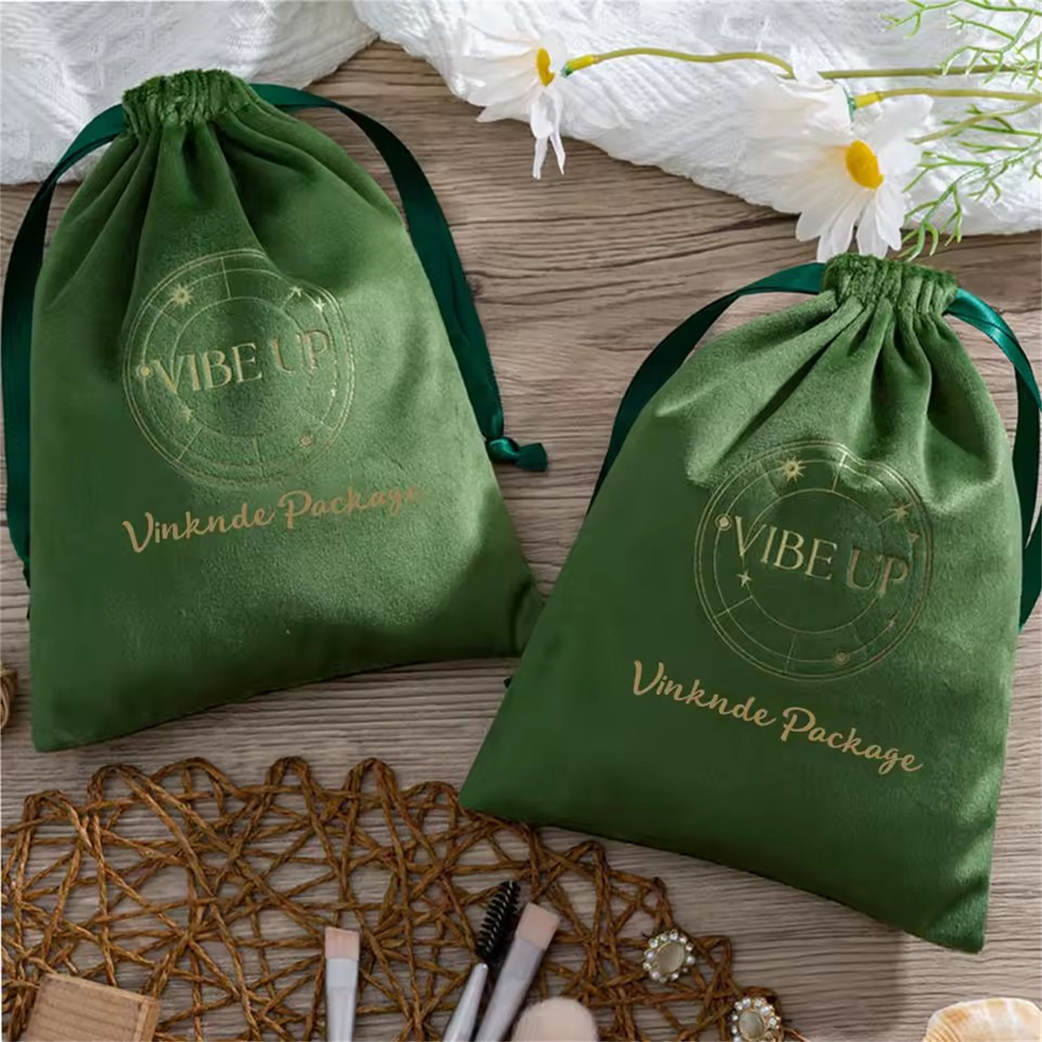 100pcs Green Velvet Packaging  – обзор и цена Luxury Bags Green