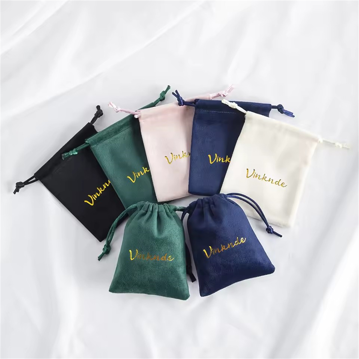 100pcs Green Velvet Packaging  – обзор и цена Luxury Bags Green