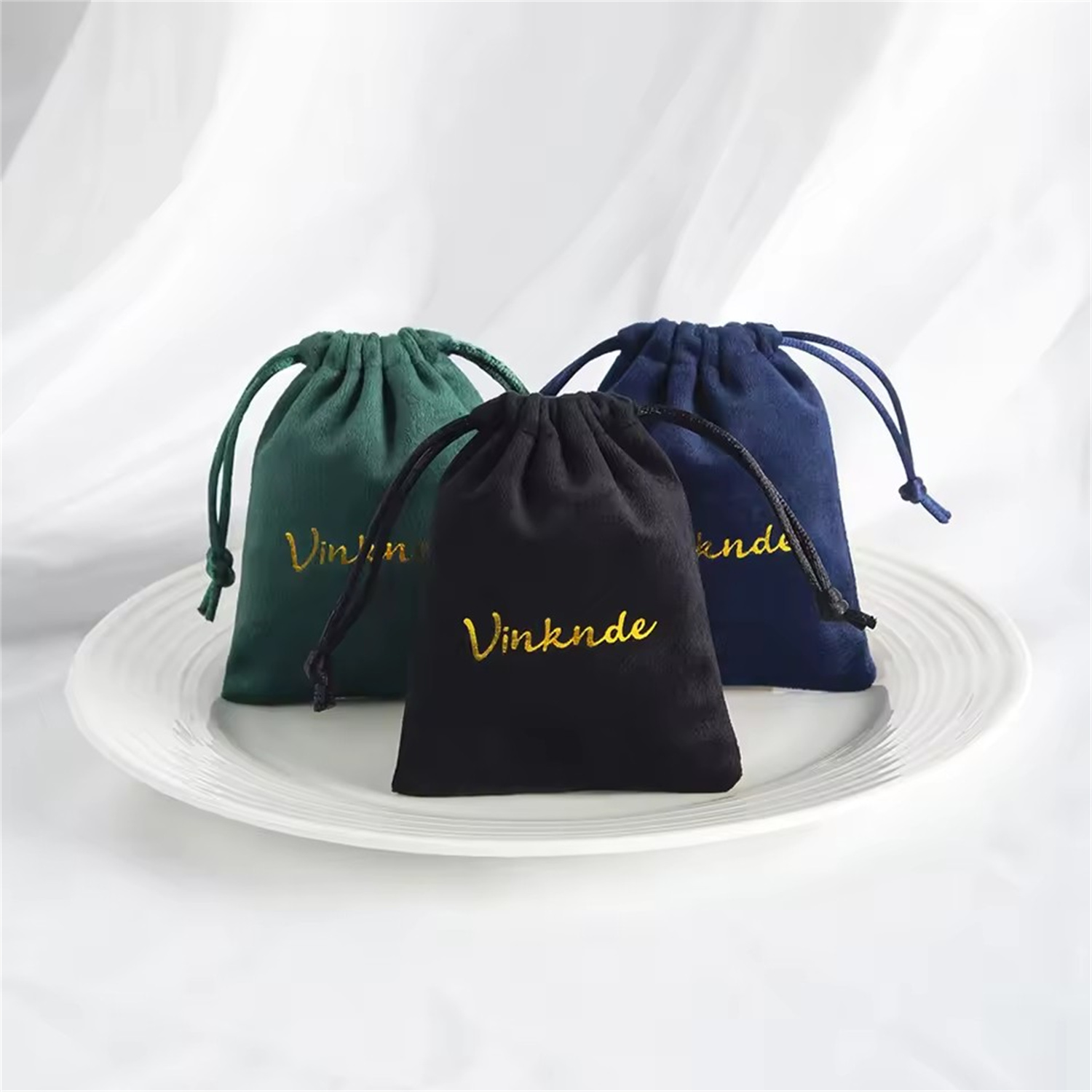 100pcs Green Velvet Packaging  – обзор и цена Luxury Bags Green