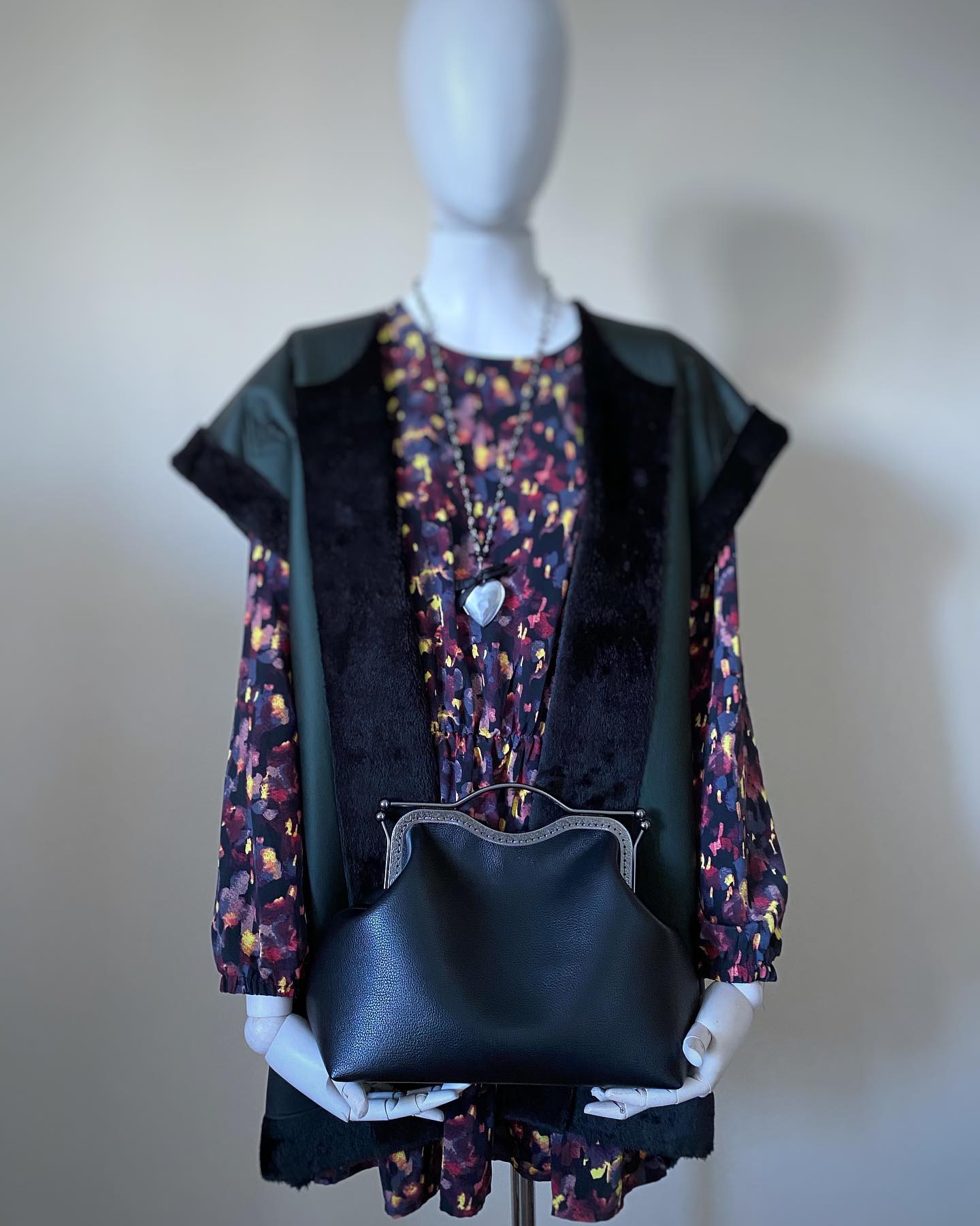 Lost in Vintage Larger Version – обзор и цена Top Handle Patent Bag