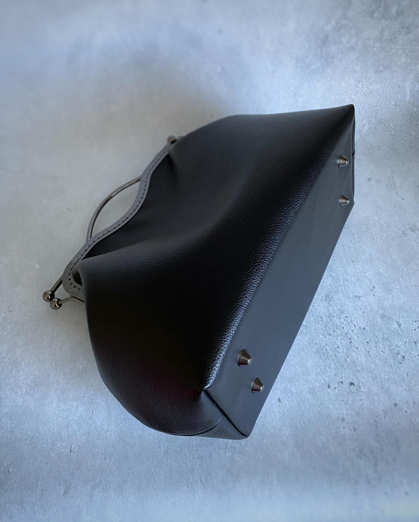 Lost in Vintage Larger Version – обзор и цена Top Handle Patent Bag