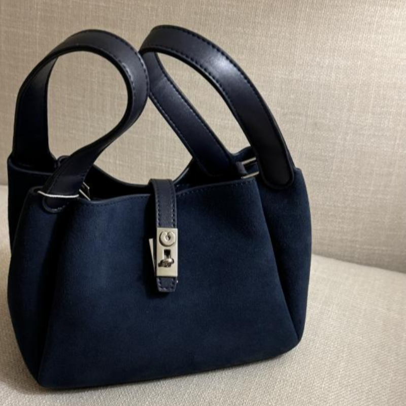 Luxury Suede Bucket Bag With S – обзор и цена Luxury Bags With Silver Hardware
