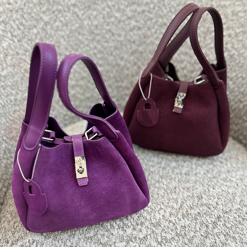 Luxury Suede Bucket Bag With S – обзор и цена Luxury Bags With Silver Hardware
